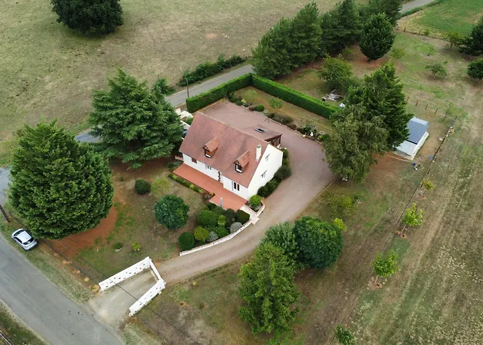 Le Petit Charme - L'eveque 홈스테이