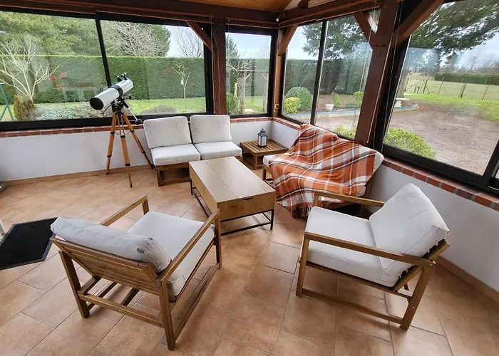 Le Petit Charme - L'eveque *